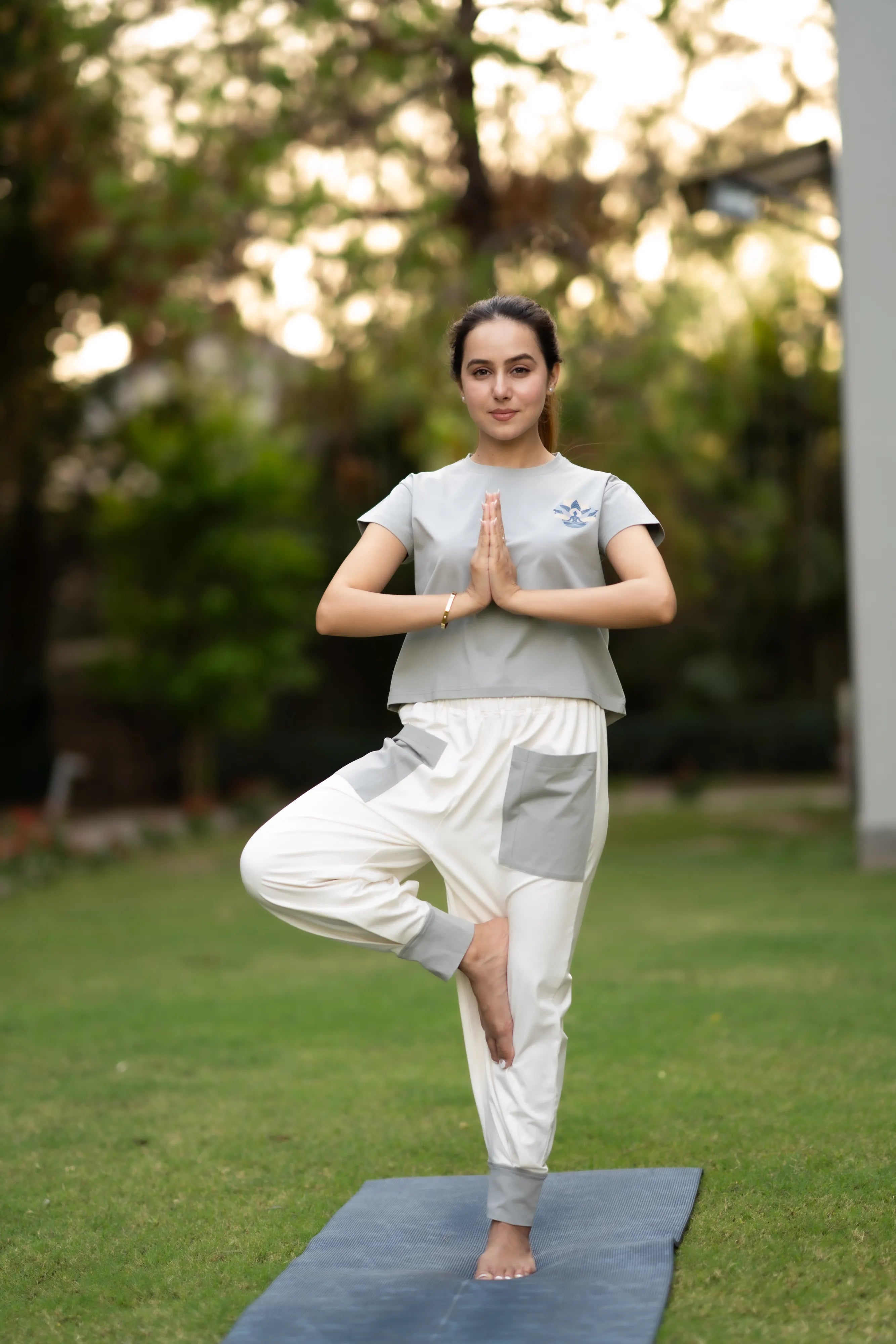Cloudy grey crop top yoga set
