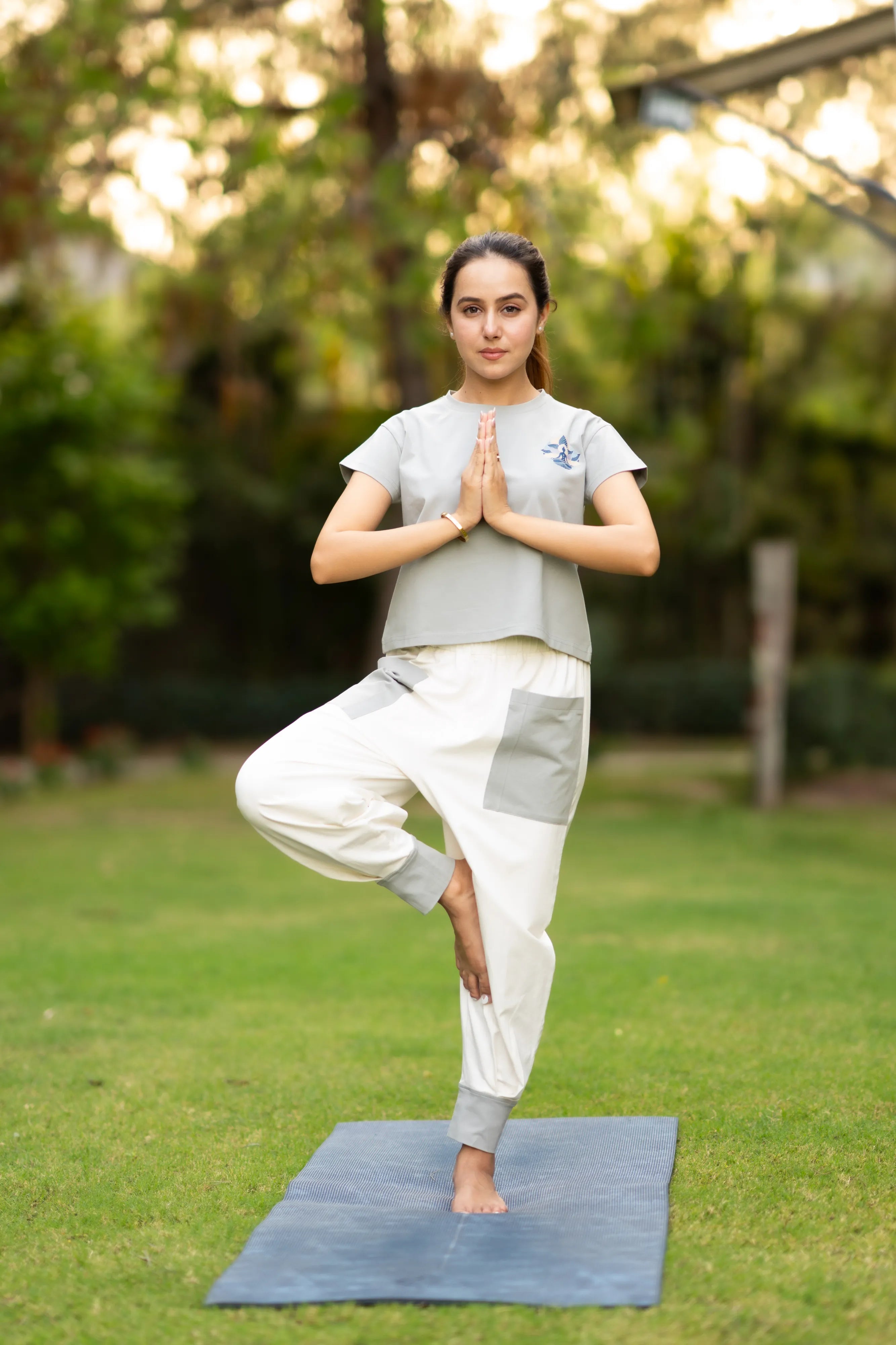 Cloudy grey crop top yoga set