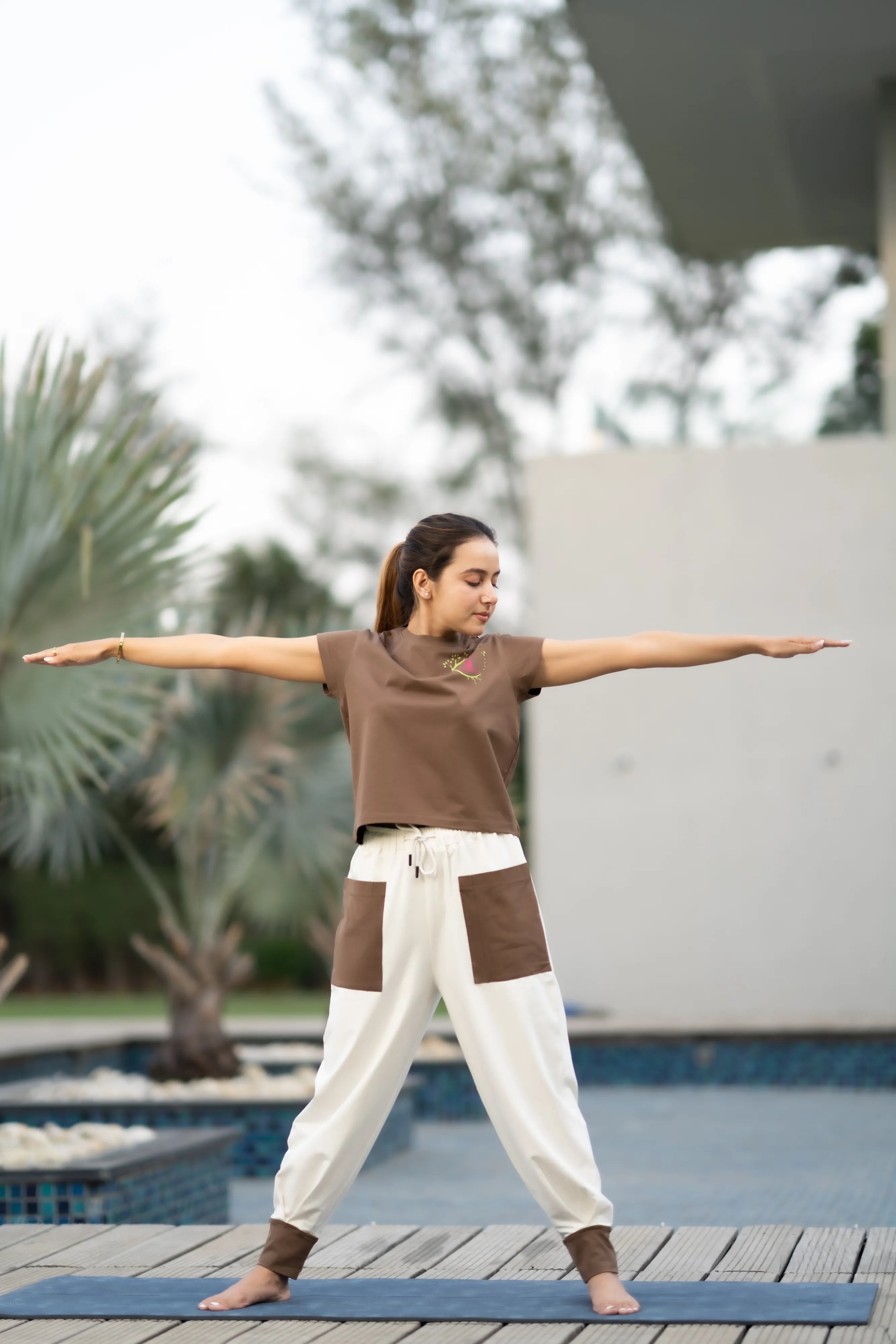 Earthy Brown & off white set